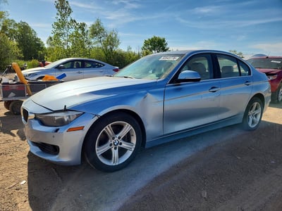 WBA3B5C57FF****** Salvamento y Destrozados 2015 BMW 3 Series en Cleveland West