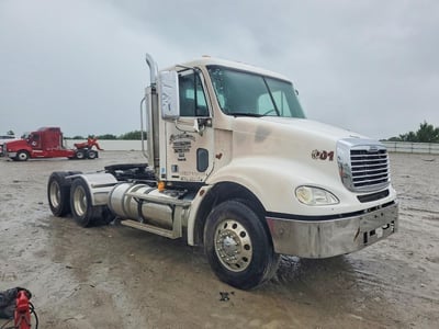 2007 Freightliner Columbia 112