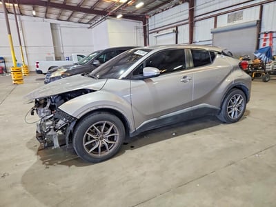 NMTKHMBX6KR****** 2019 Toyota C-HR