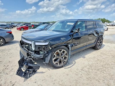 7PDSGCBA9RN****** 2024 Rivian R1S