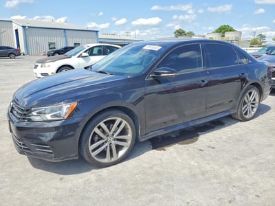 1VWAA7A32JC****** 2018 Volkswagen Passat