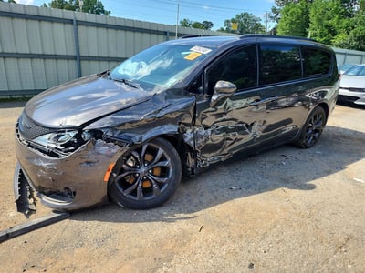 2C4RC1EGXLR****** 2020 Chrysler Pacifica