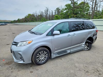 5TDYZ3DC0JS****** 2018 Toyota Sienna