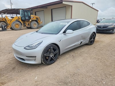 5YJ3E1EBXJF****** 2018 Tesla Model 3
