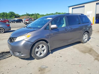 5TDKK3DC7CS****** 2012 Toyota Sienna