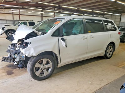 5TDKK3DC4BS****** 2011 Toyota Sienna