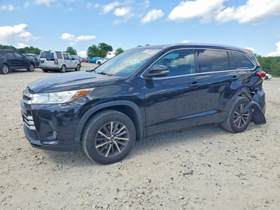 5TDJZRFHXJS****** 2018 Toyota Highlander