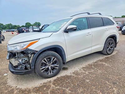 5TDJKRFH1GS****** 2016 Toyota Highlander