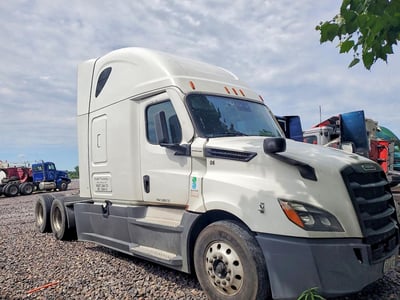 3AKJHHDR8LS****** 2020 Freightliner Cascadia