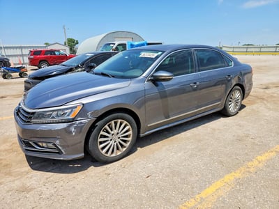 1VWBS7A35GC****** 2016 Volkswagen Passat