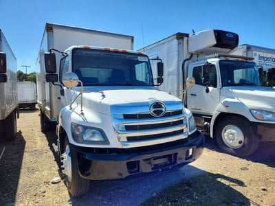 5PVNV8JT9H4****** 2017 Hino 338