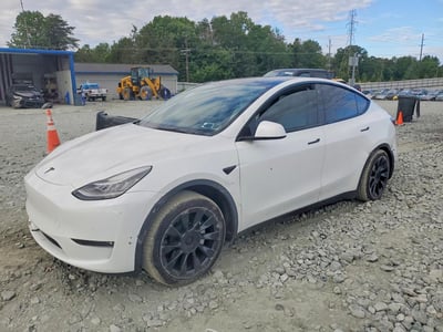 5YJYGAEE1MF****** 2021 Tesla Model Y