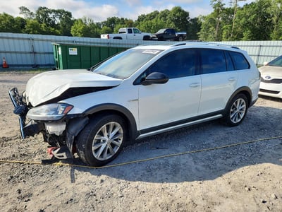 3VWH17AU9JM****** 2018 Volkswagen Golf Alltrack
