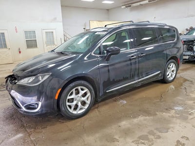 2C4RC1BG5HR****** 2017 Chrysler Pacifica