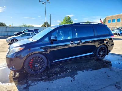 5TDDK3DC6BS****** 2011 Toyota Sienna
