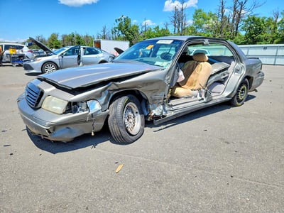 2FAFP74W5XX****** 1999 Ford Crown Victoria