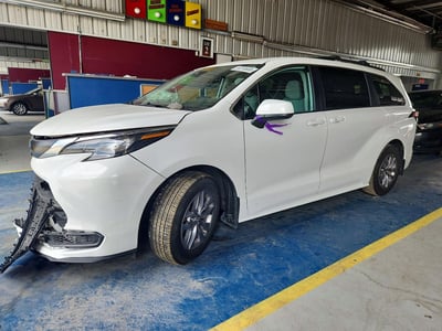 5TDKSKFC2RS****** 2024 Toyota Sienna Hybrid