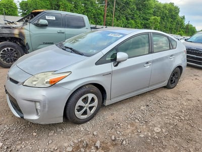 JTDKN3DU0F1****** 2015 Toyota Prius
