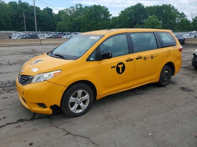 5TDZK3DC1GS****** 2016 Toyota Sienna