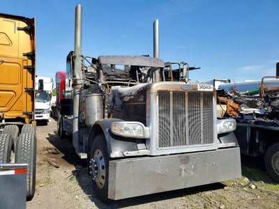 1XP5DB9X97D****** 2007 Peterbilt 379