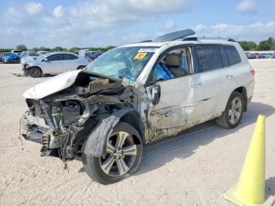 5TDYK3EH0DS****** 2013 Toyota Highlander