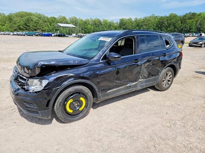 3VV3B7AX0JM****** 2018 Volkswagen Tiguan