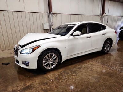 2015 Infiniti Q70