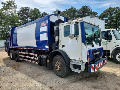 1M2AV02C8BM****** 2010 Mack Mru613