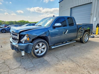 1GCRCSE02BZ****** 2011 Chevrolet Silverado