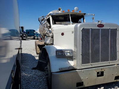 1XP5DU9X56D****** 2010 Peterbilt 379