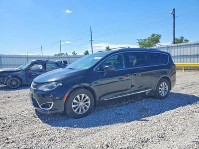 2C4RC1EG9JR****** 2018 Chrysler Pacifica