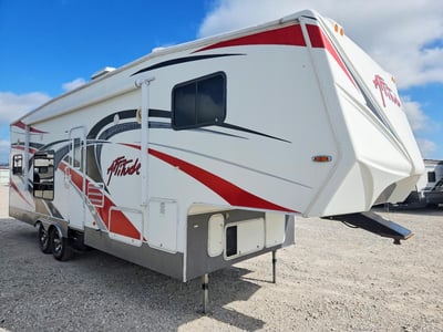 5LZBF2825CR****** 2012 Eclipse Recreational Vehicles Attitude