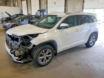 5TDJKRFH7FS****** 2015 Toyota Highlander