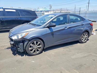 KMHCU4AE2DU****** 2013 Hyundai Accent