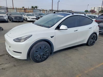 7SAYGAEE1PF****** 2023 Tesla Model Y