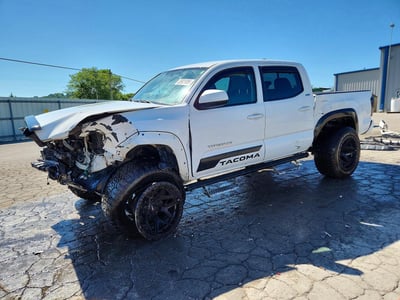 5TFAZ5CN5HX****** 2017 Toyota Tacoma