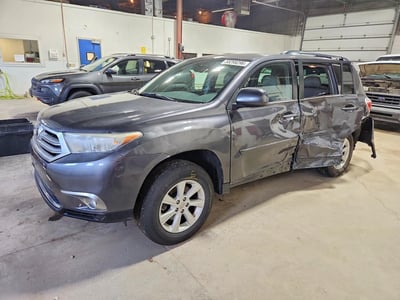 5TDBK3EH1CS****** 2012 Toyota Highlander