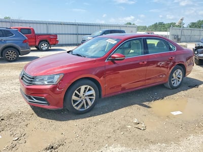 1VWBA7A37JC****** 2018 Volkswagen Passat