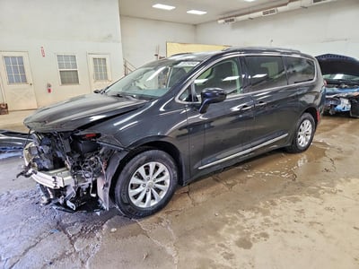2C4RC1BGXHR****** 2017 Chrysler Pacifica