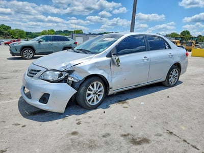 2T1BU4EE8DC****** 2013 Toyota Corolla