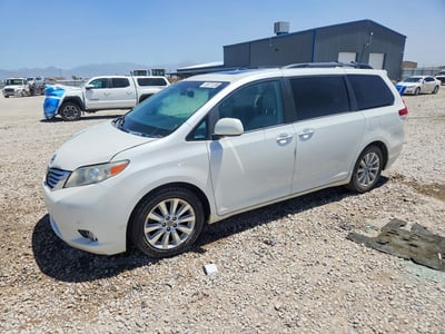 5TDYK3DC1CS****** 2012 Toyota Sienna