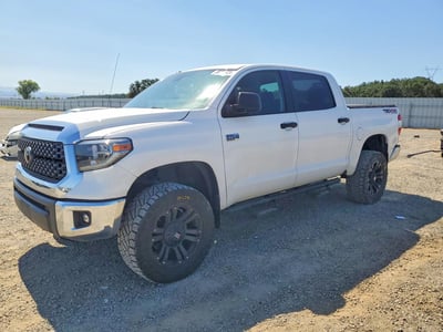 5TFDY5F15JX****** 2018 Toyota Tundra