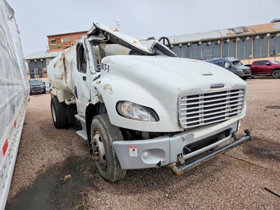 1FVACWFC8JH****** 2018 Freightliner M2