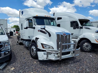 1XPBD49X6PD****** 2023 Peterbilt 579