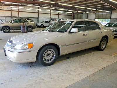 1LNHM83W4XY****** 1999 Lincoln Town Car