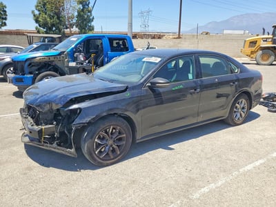 1VWAA7A33JC****** 2018 Volkswagen Passat