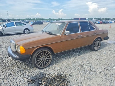 123123121***** 1980 Mercedes-Benz 200 Series