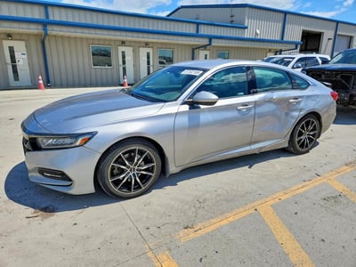 1HGCV1F34JA****** 2018 Honda Accord