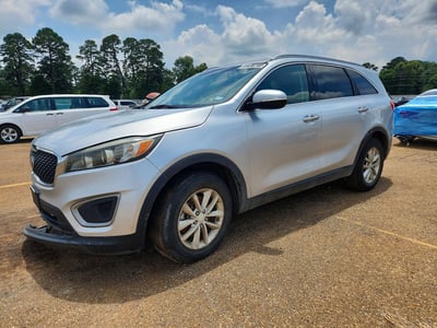 5XYPG4A30GG****** 2016 Kia Sorento