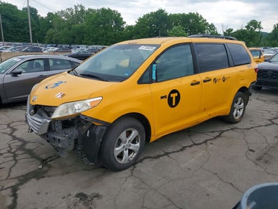 5TDKK3DC4GS****** 2016 Toyota Sienna